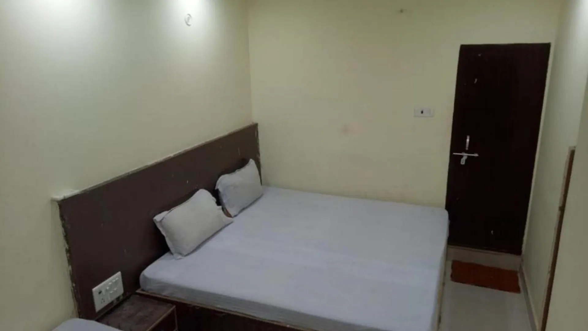 Swastik Guest House Inn Βαρανάσι 3*,